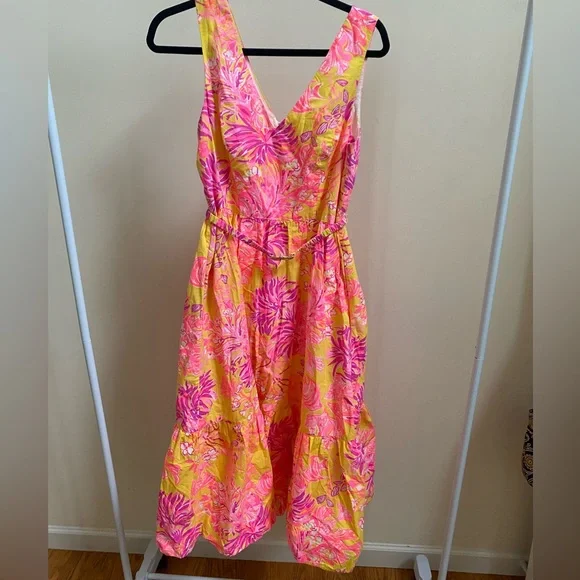 Lilly Pulitzer Bri V-Neck Cotton Midi Dress Calla Yellow Floral - Picture 2 of 11